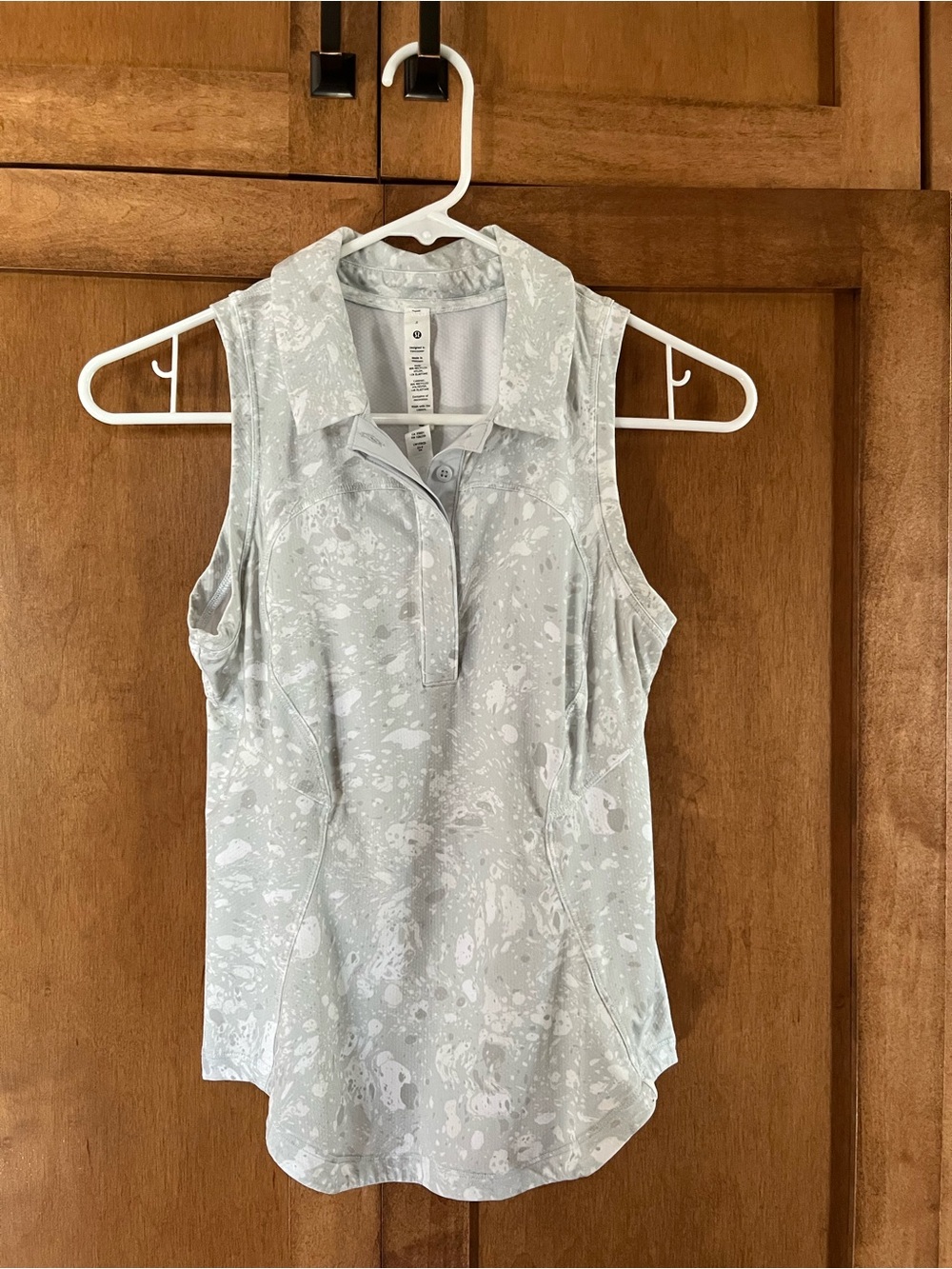 Sporty Sleeveless Polo Top - Light Gray by Lululemon
